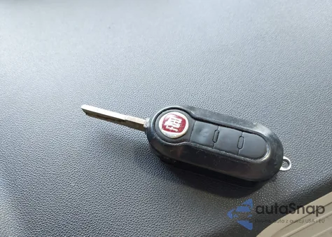 2012 Fiat 500 Pop z USA, uszkodzony, nr VIN 3C3CFFAR2CT352312